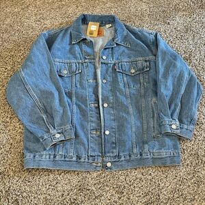Levi’s baggy trucker jacket